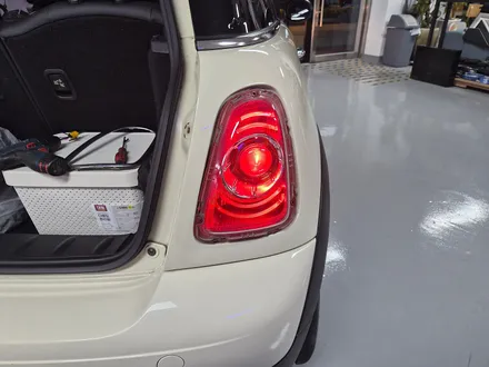 BMW 미니쿠퍼 R56 차량전체점검과 함께 엔진오일보충 고질병 브레이크등 경고등을 모두 말끔히 수리하여 스트레스에서 해방시켜 드렸습니다.ㅎㅎ / 서울 도봉구