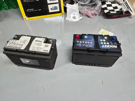 BMW 미니쿠퍼 F56 파손된 거치대 교환과 블랙박스 수명이 다한 배터리를 교환하여 차량에 컨디션을 살려드렸습니다.~~~^^ / 서울 도봉구