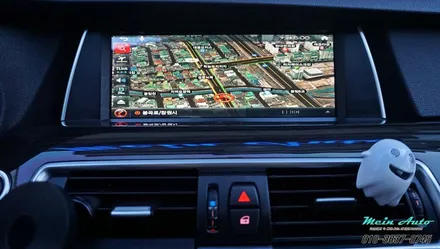 BMW 5GT(F07) 아이나비 X1 큐브 터치 네비게이션 장착과 순정 헤드 업 디스플레이(HUD) 연동 작업 / 경남 창원