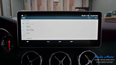 벤츠 GLA클래스(X156) 12.3인치 모니터와 M2C-200A 카블릿 / 경남 창원