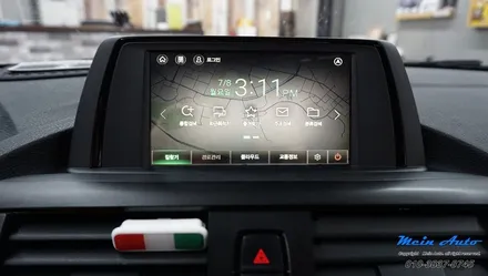 BMW 118d(F20) 아틀란 V5, HD DMB, 스마트폰 미러링까지 다되는 제이와이 커스텀 JY-Z1 프리미엄 네비게이션 장착 / 경남 창원