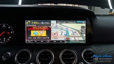 벤츠 E클래스(W213) 셋탑형 안드로이드 네비게이션 M2C-200A 플러스 설치