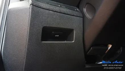 푸조 3008 SUV 안전하고 편리한 트렁크 개폐를 위한 스마트 테일게이트 전동트렁크와 모션 풋센서 장착 / 경남 창원