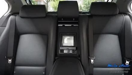 BMW 7시리즈(F01) 740d 차량용 냉온장고 모토모 멀티박스 장착 / 경남 창원