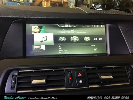 편리하고 안전한 길 안내를 위한 BMW 520d(F10) 아틀란 3D 터치 네비게이션 매립과 순정 HUD 연동하기 / 경남 창원
