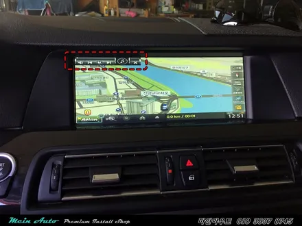 편리하고 안전한 길 안내를 위한 BMW 520d(F10) 아틀란 3D 터치 네비게이션 매립과 순정 HUD 연동하기 / 경남 창원