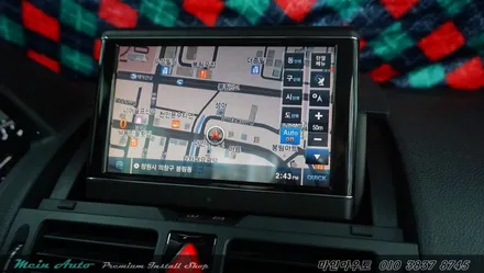 지니 넥스트 V4를 탑재한 아이머큐리 CSS3 Light G 벤츠 C클래스 장착 / 경남 창원 마산 수입차 터치 네비 매립 / 경남 창원