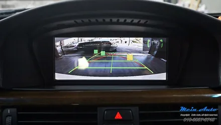 BMW 320i(E90) 아틀란 터치 네비, 순정형 후방카메라, 아이나비 Z5000 Plus / 경남 창원