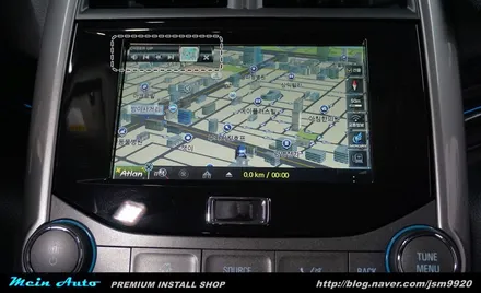 아틀란 3D 네비  매립과 스마트폰 미러링 장착으로 스마트한 드라이빙이 가능해진 쉐보레 말리부 / 경남 창원