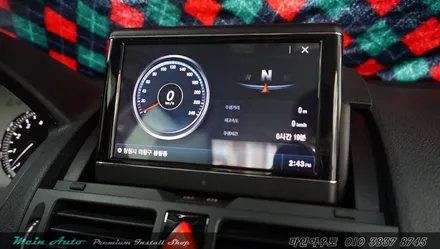 지니 넥스트 V4를 탑재한 아이머큐리 CSS3 Light G 벤츠 C클래스 장착 / 경남 창원 마산 수입차 터치 네비 매립 / 경남 창원