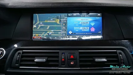 BMW528i(F10) 아틀란 3D 터치 네비게이션 매립, 순정 HUD 연동, 후석(리어) 모니터 연동 / 경남 창원