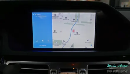 벤츠 E클래스(W212) 8인치 모니터 업그레이드에 안드로이드 셋탑 모토로이드와 전방 카메라 장착 / 경남 창원