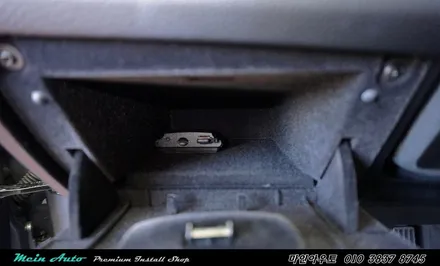BMW 5시리즈에 아틀란 3D 터치 네비게이션과 순정 HUD 연동 / 경남 창원