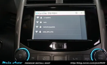아틀란 3D 네비  매립과 스마트폰 미러링 장착으로 스마트한 드라이빙이 가능해진 쉐보레 말리부 / 경남 창원