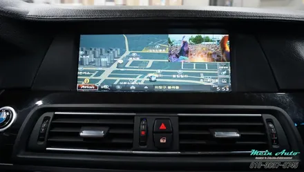 BMW528i(F10) 아틀란 3D 터치 네비게이션 매립, 순정 HUD 연동, 후석(리어) 모니터 연동 / 경남 창원