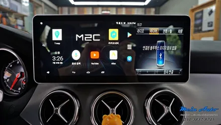 벤츠 GLA클래스(X156) 벤츠 전용 12.3인치 모니터와 안드로이드 셋탑 M2C-200A 카블릿 / 경남 창원