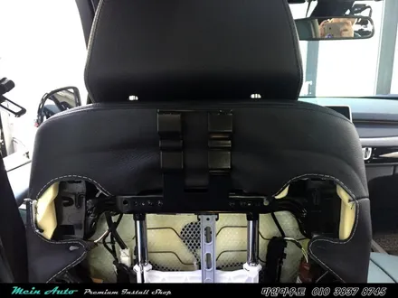 차량용 뒷좌석 모니터도 품격을 따져보세요   BMW X5(F15) 프리미엄 후석(리어) 모니터 큐슬림 장착 / 경남 창원