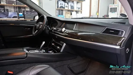 BMW 5GT(F07) 아이나비 X1 큐브 터치 네비게이션 장착과 순정 헤드 업 디스플레이(HUD) 연동 작업 / 경남 창원