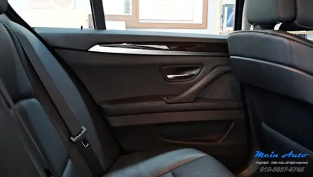 BMW 520d(F10) 편의와 감성 업그레이드 조수석 워크인과 앰비언트 라이트 장착 / 경남 창원