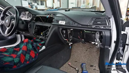 2014년 BMW 420d 쿠페(F32) 애플 카플레이 & 안드로이드 오토, AVI BM-100 스피커 / 경남 창원
