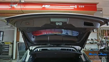 푸조 3008 SUV 안전하고 편리한 트렁크 개폐를 위한 스마트 테일게이트 전동트렁크와 모션 풋센서 장착 / 경남 창원