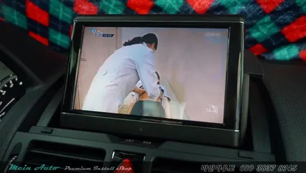 지니 넥스트 V4를 탑재한 아이머큐리 CSS3 Light G 벤츠 C클래스 장착 / 경남 창원 마산 수입차 터치 네비 매립 / 경남 창원