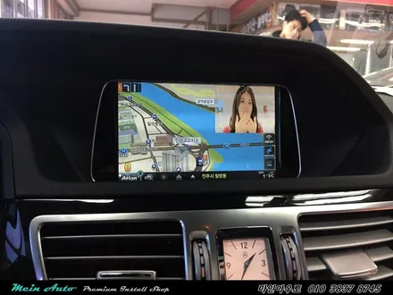 벤츠 E클래스(W212) 네비게이션은 아틀란 3D 터치 매립으로 해결하세요 / 경남 창원