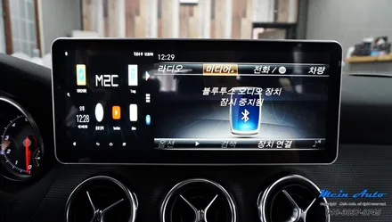 벤츠 GLA클래스(X156) 12.3인치 모니터와 M2C-200A 카블릿 / 경남 창원