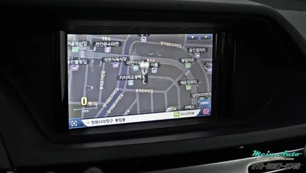 벤츠 E클래스(W212) 8인치 모니터 업그레이드에 안드로이드 셋탑 모토로이드와 전방 카메라 장착 / 경남 창원