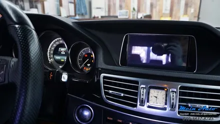 2014년 벤츠 E250(W212) 국산 12.3인치 모니터와 안드로이드 네비게이션 M2C-200A 셋탑 / 경남 창원