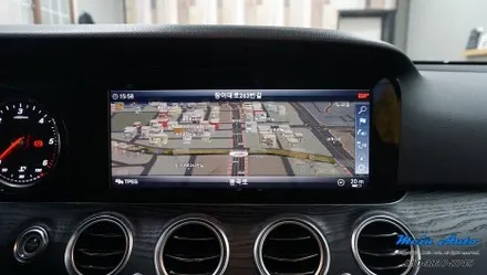 벤츠 E클래스(W213) 셋탑형 안드로이드 네비게이션 M2C-200A 플러스 설치