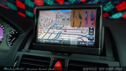 지니 넥스트 V4를 탑재한 아이머큐리 CSS3 Light G 벤츠 C클래스 장착 / 경남 창원 마산 수입차 터치 네비 매립 / 경남 창원