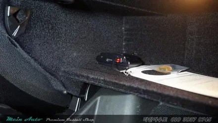 구형 벤츠 C클래스(W204) 터치 네비게이션과 PAS 후방카메라 / 경남 창원 마산 진해 수입차 터치 네비 매립 PAS 후방카메라 장착 / 경남 창원