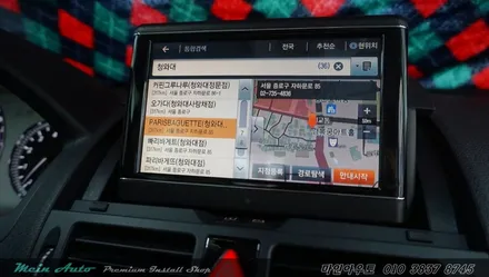 지니 넥스트 V4를 탑재한 아이머큐리 CSS3 Light G 벤츠 C클래스 장착 / 경남 창원 마산 수입차 터치 네비 매립 / 경남 창원
