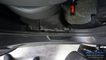 BMW X1(F48) 고장난 순정 블랙박스 제거 아이나비 Z9500 설치 / 경남 창원