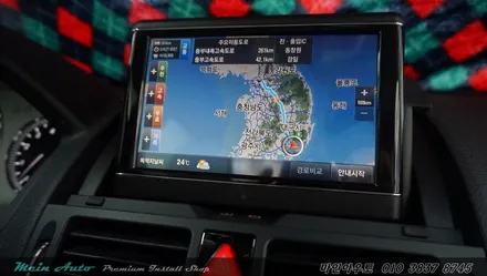 지니 넥스트 V4를 탑재한 아이머큐리 CSS3 Light G 벤츠 C클래스 장착 / 경남 창원 마산 수입차 터치 네비 매립 / 경남 창원