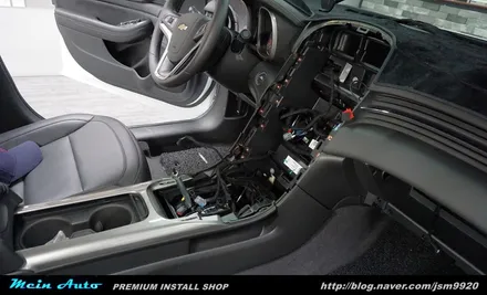 아틀란 3D 네비  매립과 스마트폰 미러링 장착으로 스마트한 드라이빙이 가능해진 쉐보레 말리부 / 경남 창원