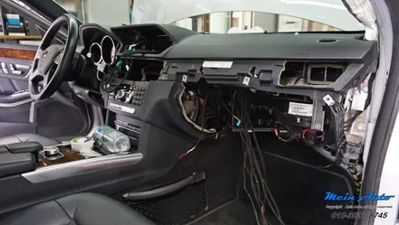 2014년 벤츠 E클래스(W212) E300 12.3인치 국산 모니터와 안드로이드 셋탑 M2C-200A / 경남 창원