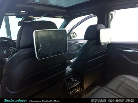 차량용 뒷좌석 모니터도 품격을 따져보세요   BMW X5(F15) 프리미엄 후석(리어) 모니터 큐슬림 장착 / 경남 창원