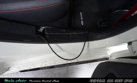 벤츠 A45 AMG 블랙박스 아이나비 QXD950View Black과 리튬인산철 보조배터리 에코파워팩 장착 / 경남 창원