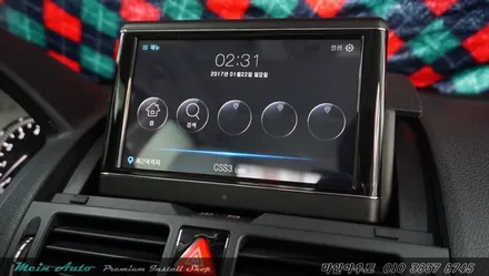 지니 넥스트 V4를 탑재한 아이머큐리 CSS3 Light G 벤츠 C클래스 장착 / 경남 창원 마산 수입차 터치 네비 매립 / 경남 창원