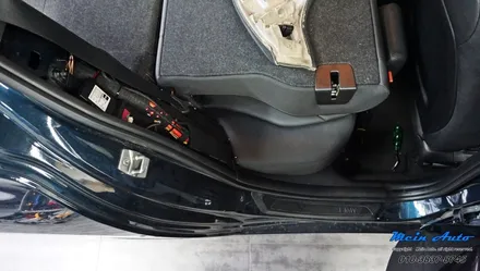 BMW 118d(F20) 주차 가이드라인(PAS), 주차 센서(PDC) 연동 순정형 후방카메라 장착 / 경남 창원