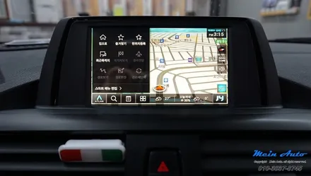 BMW 118d(F20) 아틀란 V5, HD DMB, 스마트폰 미러링까지 다되는 제이와이 커스텀 JY-Z1 프리미엄 네비게이션 장착 / 경남 창원