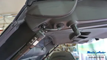 푸조 3008 SUV 안전하고 편리한 트렁크 개폐를 위한 스마트 테일게이트 전동트렁크와 모션 풋센서 장착 / 경남 창원