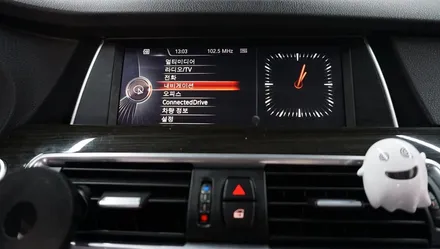 BMW 5GT(F07) 아이나비 X1 큐브 터치 네비게이션 장착과 순정 헤드 업 디스플레이(HUD) 연동 작업 / 경남 창원