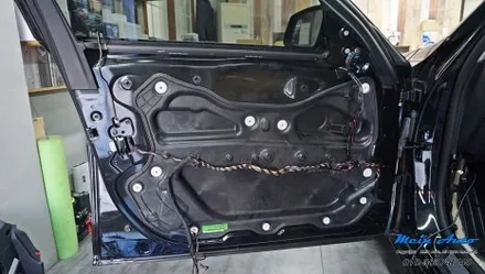 BMW 7시리즈(F01,F02) 측후방 감지기와 옵틱글래스 광각 미러, 컴포트 액세스, 무선 안드로이드 오토 설치