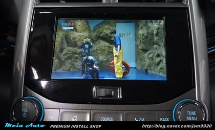 아틀란 3D 네비  매립과 스마트폰 미러링 장착으로 스마트한 드라이빙이 가능해진 쉐보레 말리부 / 경남 창원