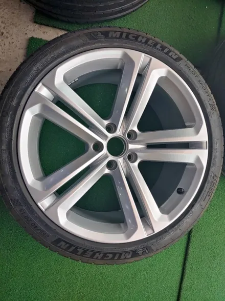 Volkswagen Tiguan R line \