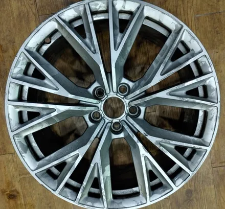 아우디 A7 55TDI 20인치 블랙커팅이요#전주휠수리#전북휠수리#전주휠복원#전북휠복원#전주아우디전문점#전주아우디휠수리#전주휠판매#전북휠판매#전북아우디전문점 / 전주시 덕진구 장동
