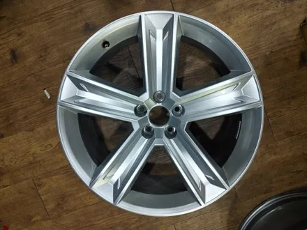 [Audi Q8 20 inch 5 spoke] 전주군산익산남원여수목포순천서천 휠커스텀 휠수리 휠복원 아우디전문점 / 전주시 덕진구 장동